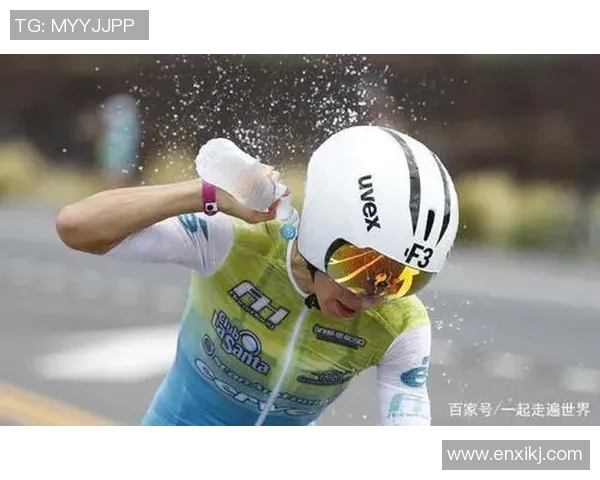 中国健将在恶劣天气中奋勇拼搏勇夺铁人三项世界杯桂冠