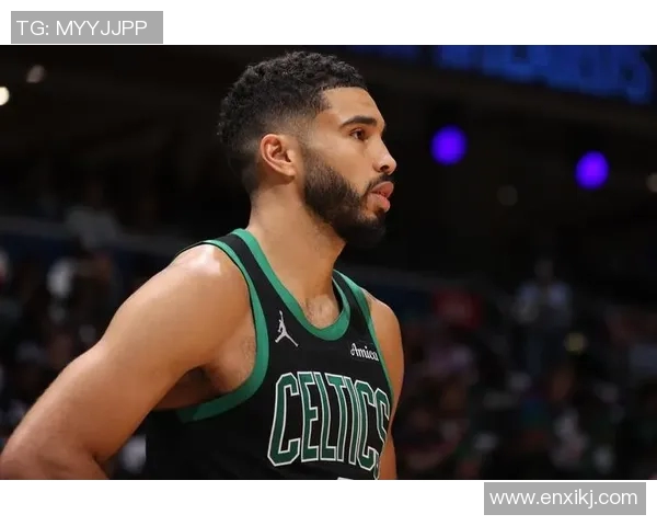 塔图姆再度斩获月度最佳球员表现稳定实至名归赢得球迷一致认可 塔图姆再度斩获月度最佳球员表现稳定实至名归赢得球迷一致认可